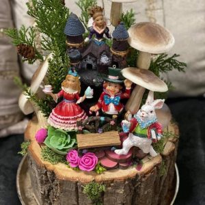 Rozprávkový aranžmán pod skleneným poklopom Alice in Wonderland – Obrázok 3