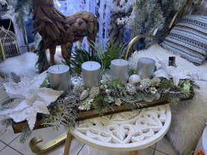 Adventný aranžmán strieborný 70x20x20cm