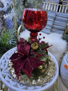 Vianočný aranžmán s červeným svietníkom 35x39cm