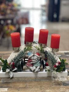 Adventný aranžmán s myšiakmi červeno-zelený