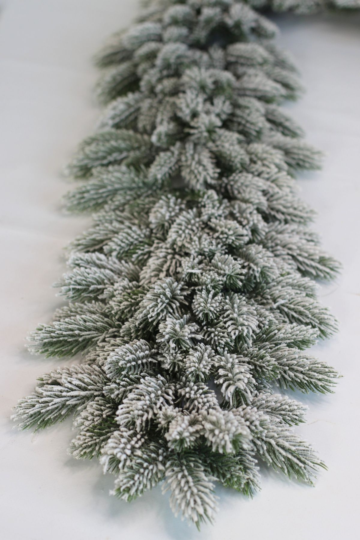 Zasnežená vianočná girlanda 195cm