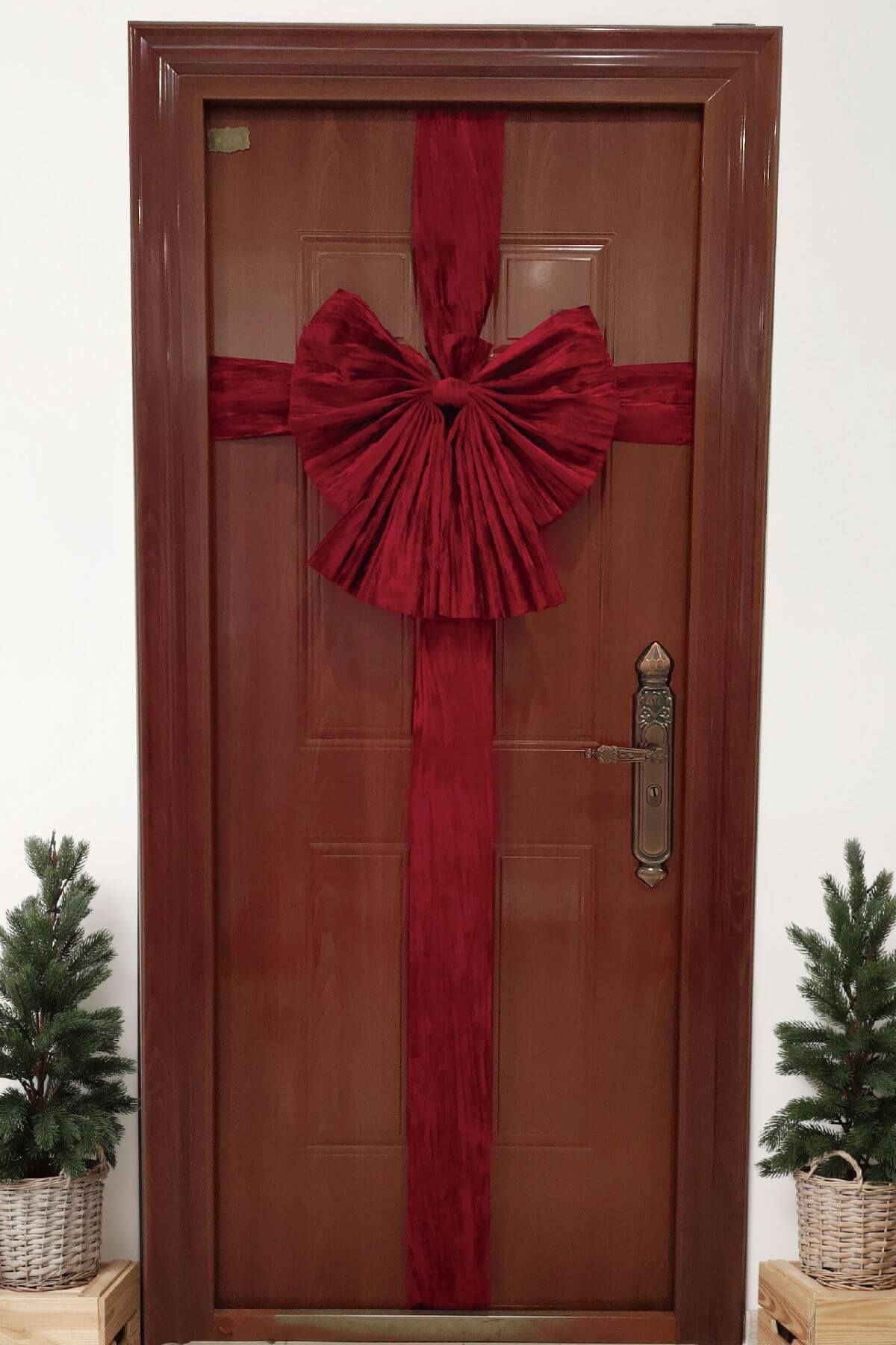 447035209 cervená masla na dvere 50cm