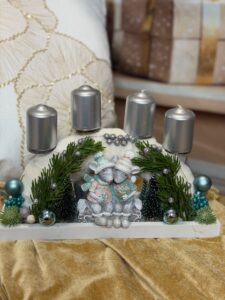 Adventný aranžmán s myšiakmi