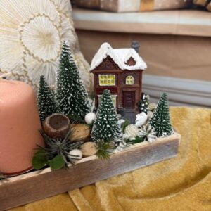Adventný aranžmán s domčekom – Obrázok 3