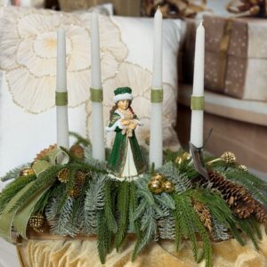 Adventný aranžmán s dievčatkom 45x30x37cm