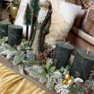 Zelený adventný aranžmán so Santom 64x28x37cm