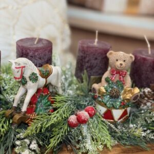 Adventný aranžmán s macíkom a koníkom 40x23x17cm – Obrázok 3