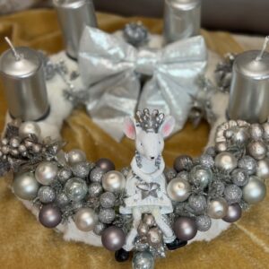Adventný veniec strieborný s myšami 26cm – Obrázok 1