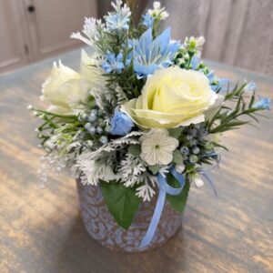 Celoročný modrý aranžmán 21x16x22cm