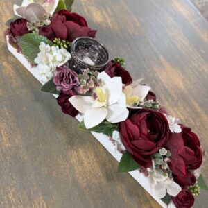 Celoročný aranžmán červený so svietnikom 39x14x9cm