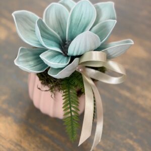 Celoročný aranžmán s modrou magnóliou 14x12x14cm