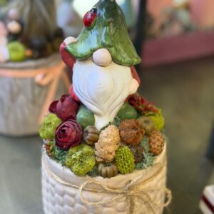 Aranžmán s škriatkom 13x14x25cm