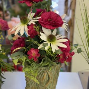 Cyklamenový aranžmán s divými makmi 42x37x46cm