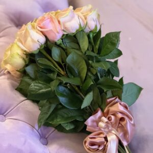 Kytica z ružových ruží