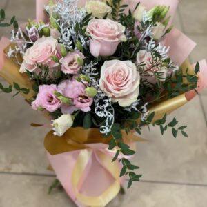 Kytica z ružových kvietok