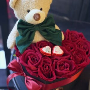 Valentínsky kvetinový box s macíkom