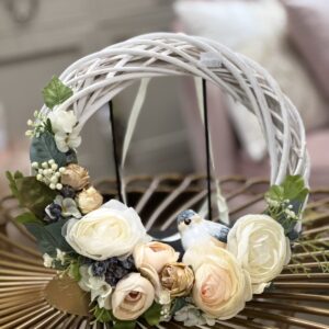 Krémovo-modrý veniec s vtáčikom 34cm