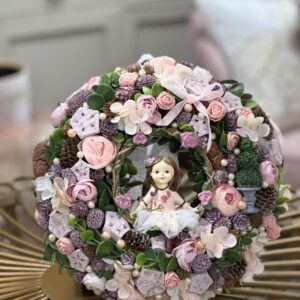 Ružový veniec na dvere s dievčatkom 45cm