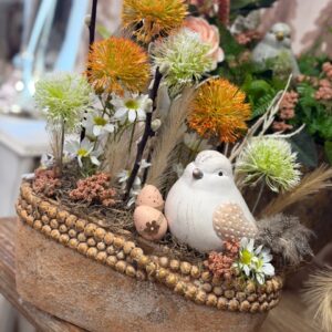 Jarná dekorácia s vtáčikom