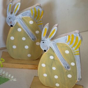 Drevený zajačik s vajíčkom - žltý