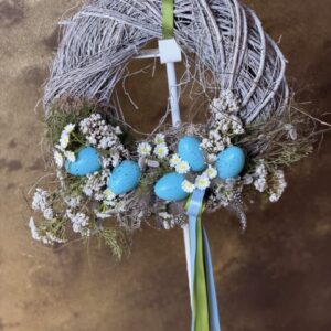 Jarný veniec s modrými vajíčkami 58x36cm