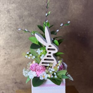 Drevený zajačik v boxe 20x20x47cm – Obrázok 1