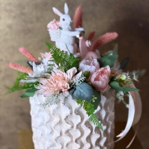 Jarná jazda - aranžmán so zajačikom na skútri 33x36x34cm – Obrázok 1