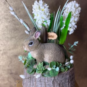 Zajac na pníku 22x28x40cm – Obrázok 1