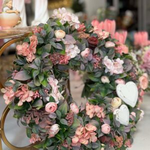 Ružový veniec na dvere so srdcami – Obrázok 2