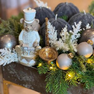 Adventný aranžmán s mackom – Obrázok 1