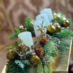 Adventný aranžmán zlato-zelený – Obrázok 3